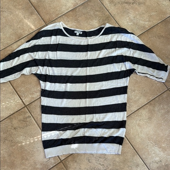 Express Black and White Relaxed Boxy Blouse - Picture 1 of 3